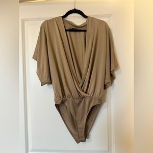 NWOT Zara tan low v flowy bodysuit